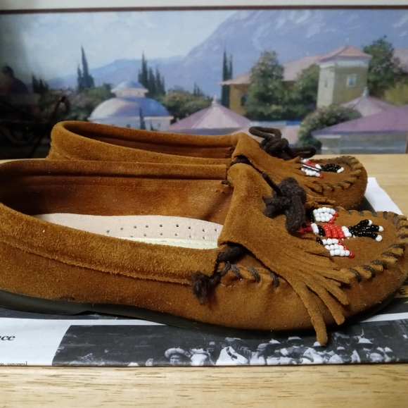 Minnetonka Thunderbird Moccasins Suede 🥿Beaded,Size 8,A Fabulous Vintage Gift. - Picture 9 of 15